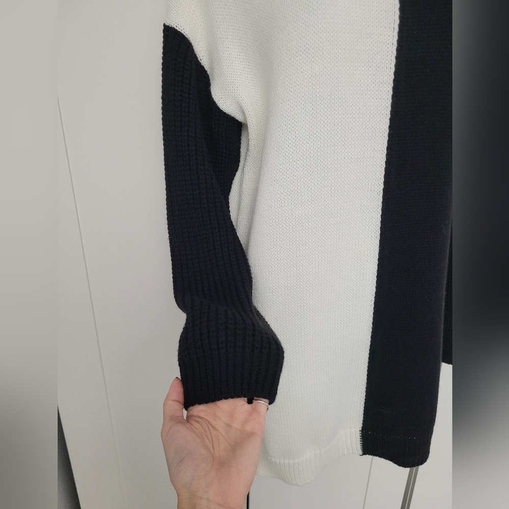 NWOT Split Monochrome Black & White Turtleneck Sweater Dress - Picture 10 of 12